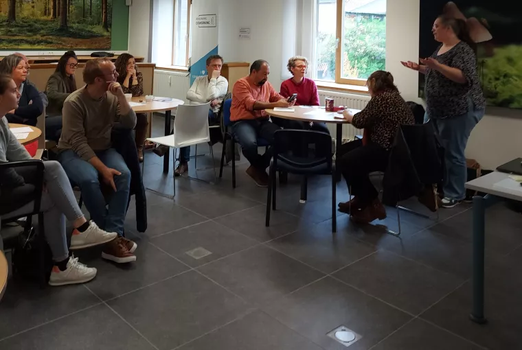 À Beauraing, les acteurs de terrain unissent leurs forces pour l’inclusion numérique