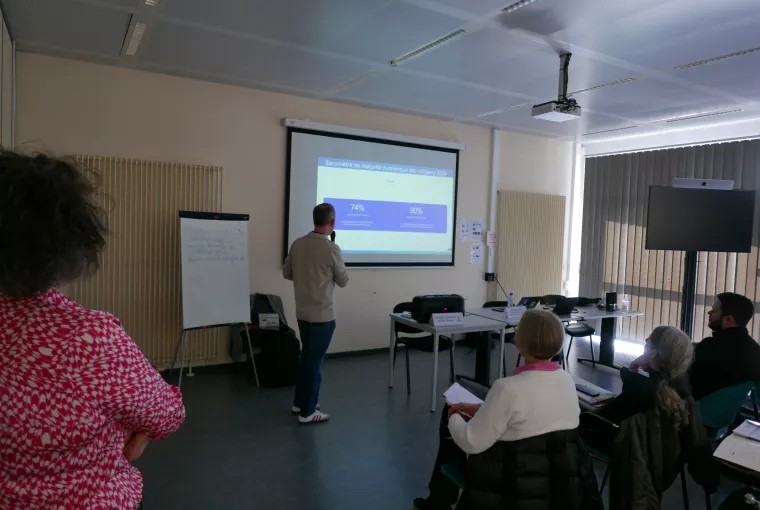 Inclusion numérique : acteurs de terrain réunis à Namur